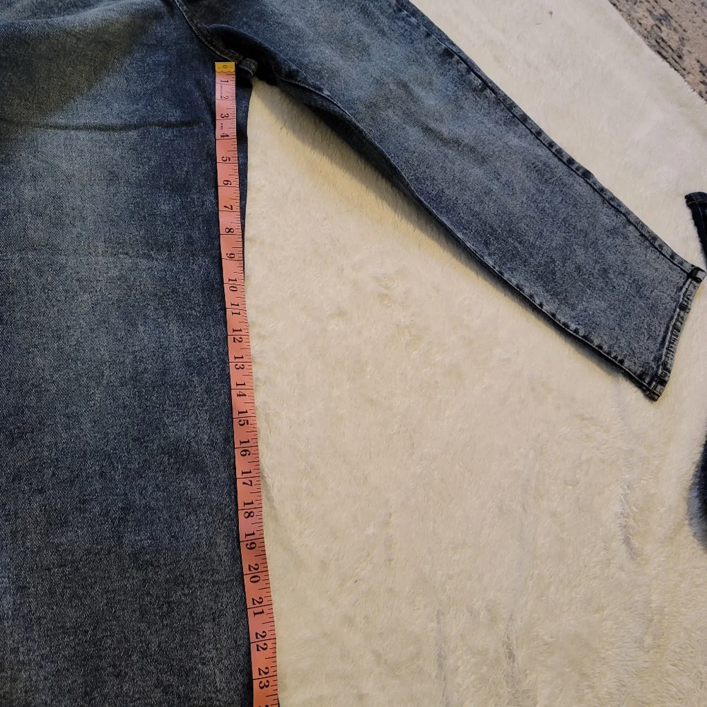 NWT Super High Rise Straight Curvy fit Jeans‎